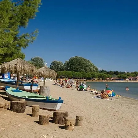 Beautiful 10 Min. From The Beach